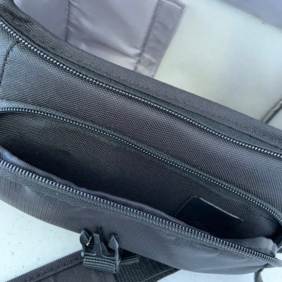 Sony Soft Case Small Camera Travel Carrying Bag in Black - Picture 10 of 15